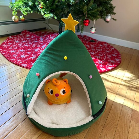 Christmas Pet House Tent Warm Sleeping Bed Indoor for Kitten and Puppy - Picture 1 of 9